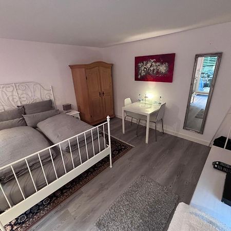 Doppelzimmer In Stuttgart-Birkach - Naehe Musicals Im Si-Zentrum, Messe, Flughafen, Uni Hohenheim Εξωτερικό φωτογραφία